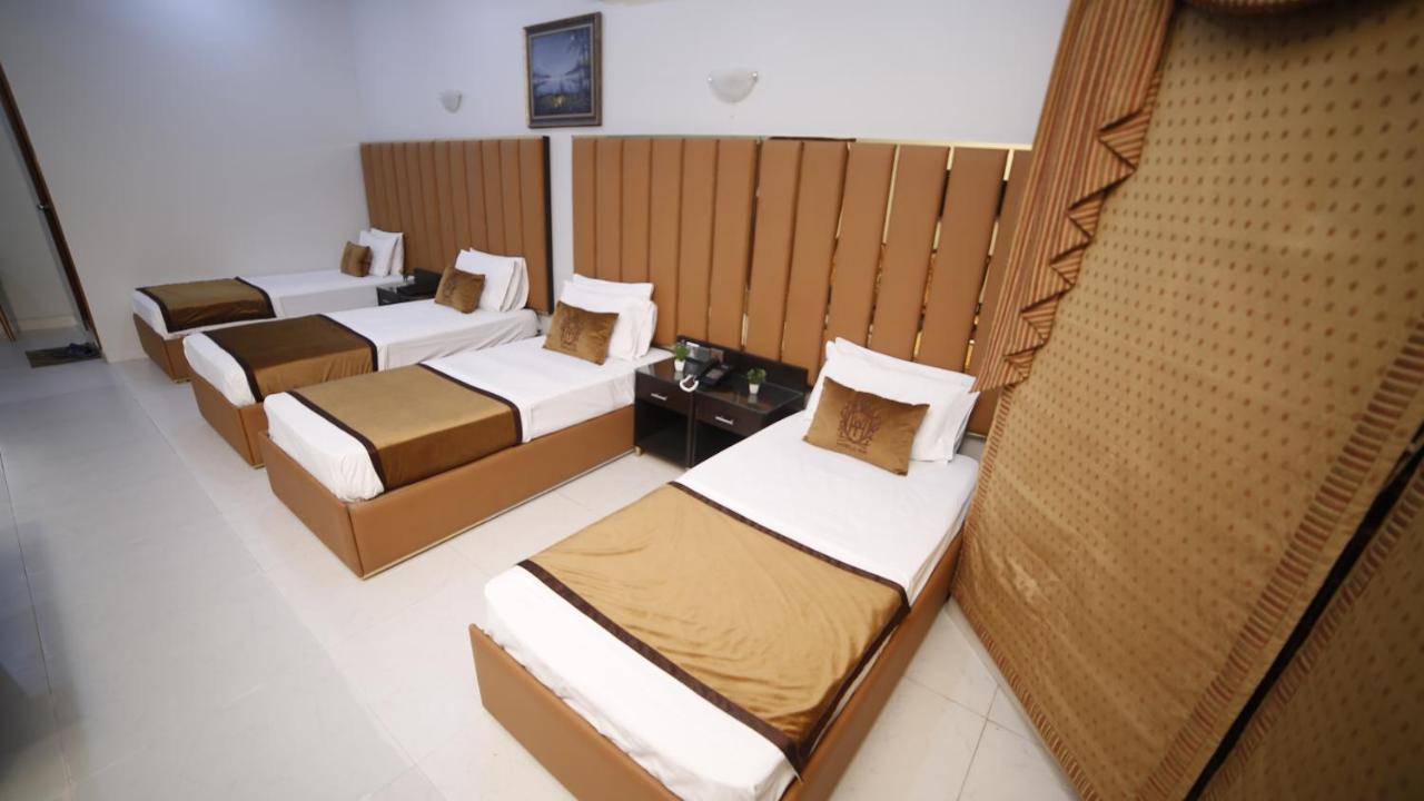 Bed and Breakfast Four Squares Karaczi Zewnętrze zdjęcie